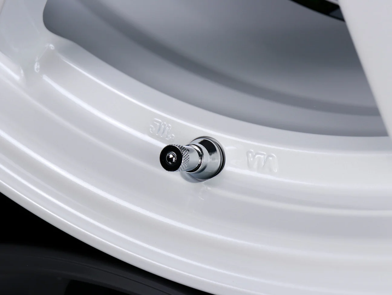 Rays Gram Lights 57DR Wheels - Ceramic Pearl White 17x9 / 5x114 / +38 - Image 7